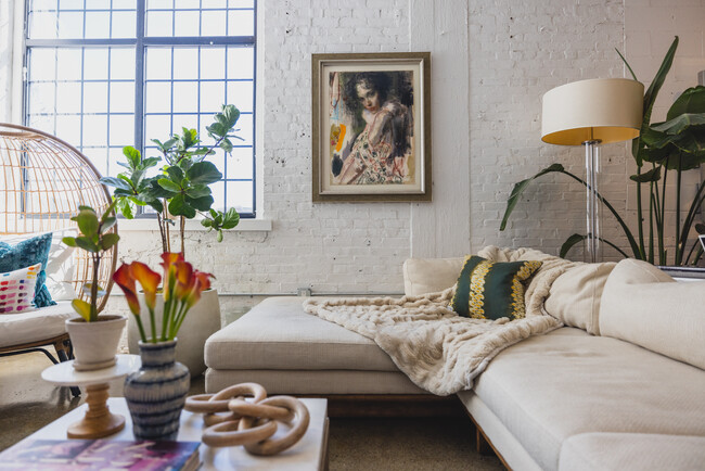 Primary Photo - Plymouth Lofts