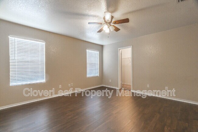 Building Photo - 7839 Horse Hollow