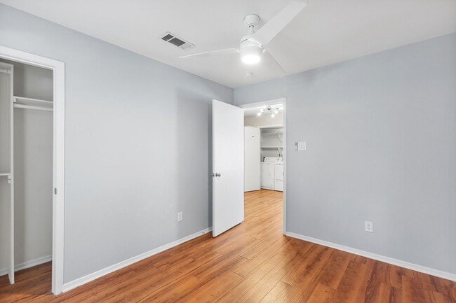 Building Photo - 1208 Hillyer St