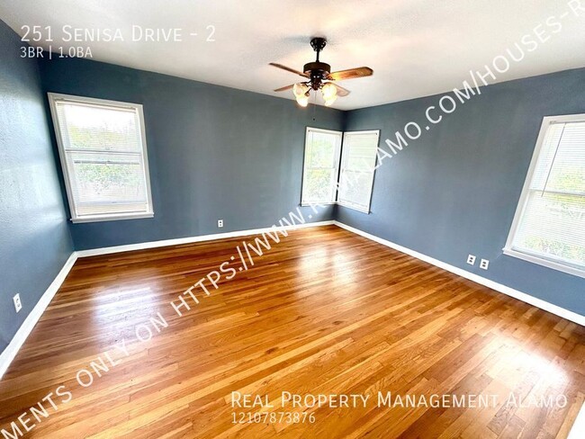 Building Photo - **APPLICATION RECEIVED** *MOVE IN SPECIAL!...