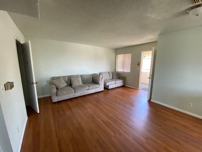 Building Photo - 1218 Sunset Blvd