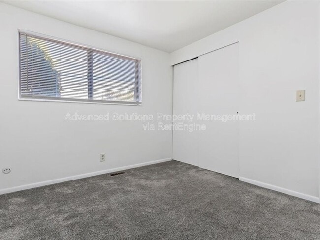Building Photo - 4554 S 785 E