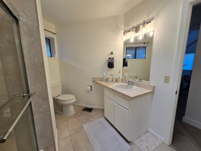 Building Photo - 2269RR-Upper Level