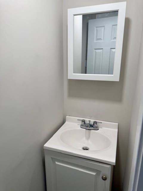 Building Photo - 26 N Nichols St