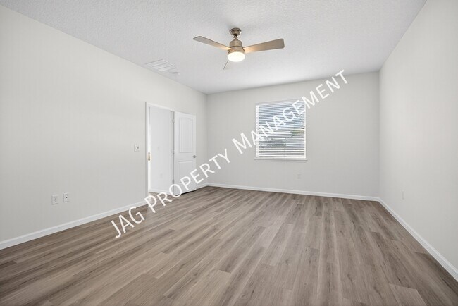 Building Photo - 813 Clifton Rd SE