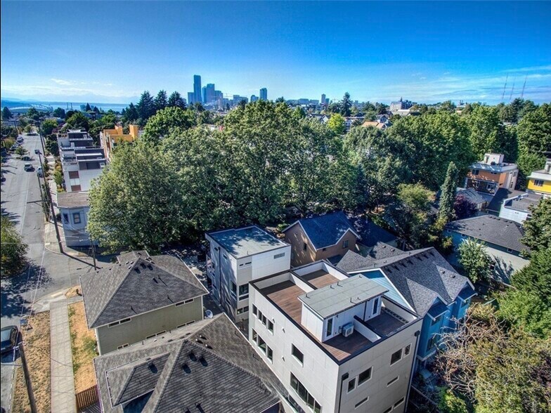 Building Photo - 730 26th Ave S