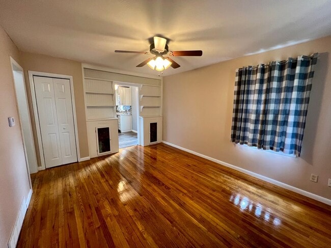 Building Photo - 427 Mosley Dr