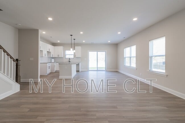 Building Photo - 3646 Trull St