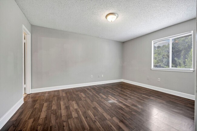 Building Photo - cpg4