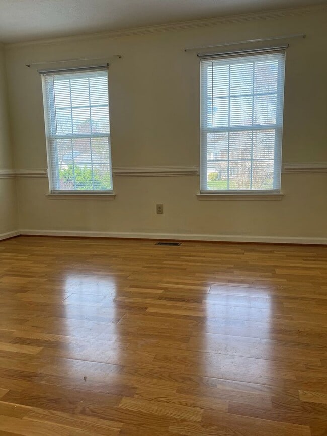 Building Photo - 110 Bugle Ct