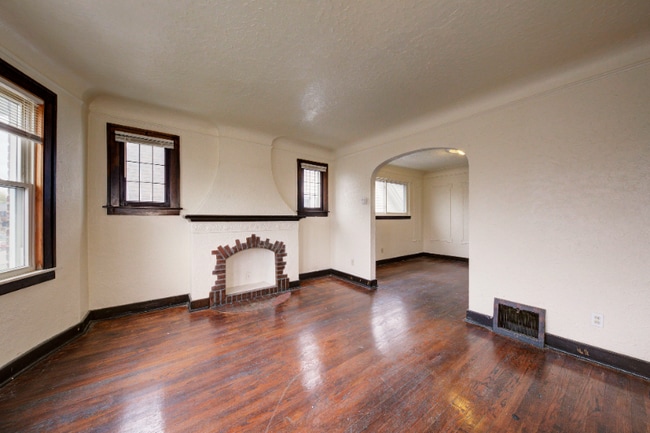 Building Photo - 12608-12610 Santa Rosa Dr