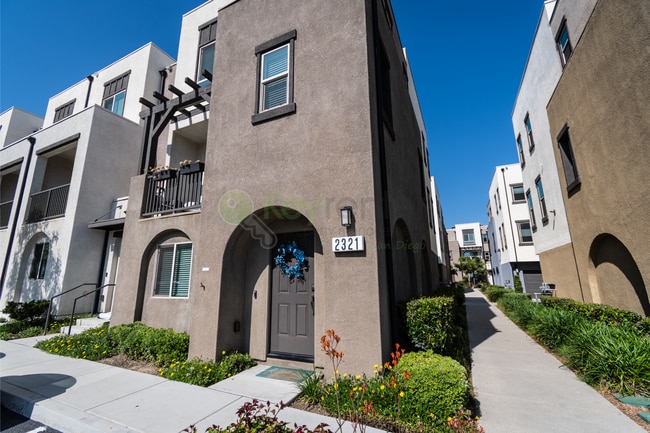 Primary Photo - Stunning Verano at Skyline |Gated Communit...