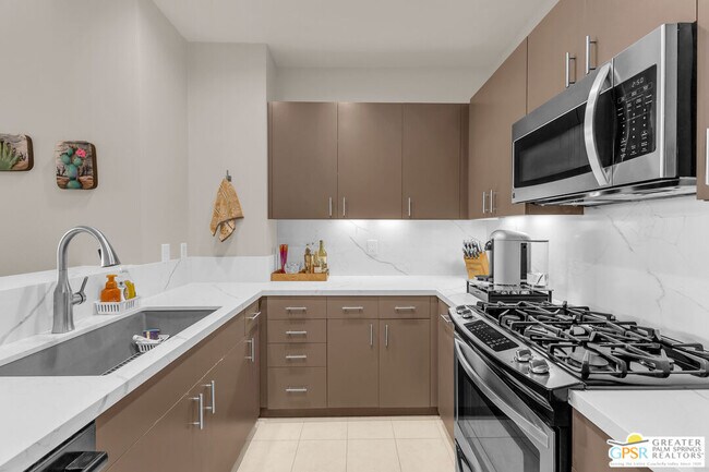 Building Photo - 3657 Quiet Side St