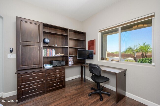 Building Photo - 6608 W Saguaro Park Ln