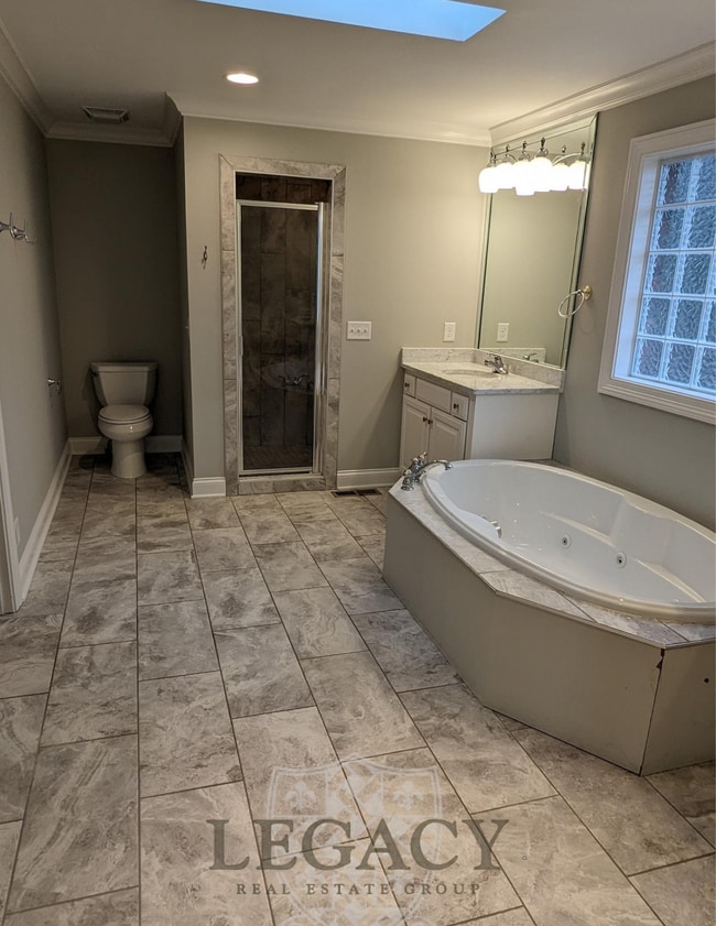 Building Photo - 9919 Maxwell Ln