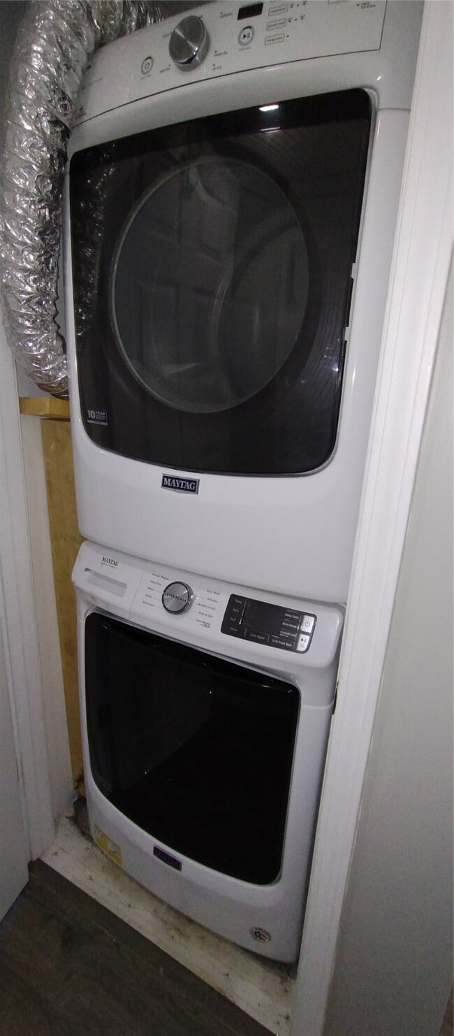 Building Photo - 1201 Spring Creek Ln