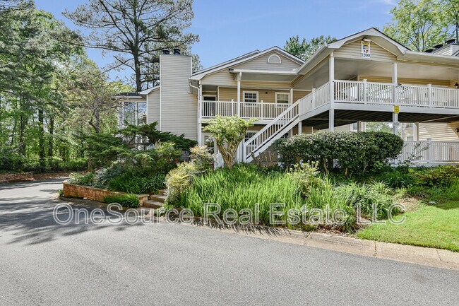 Building Photo - 1210 Augusta Dr