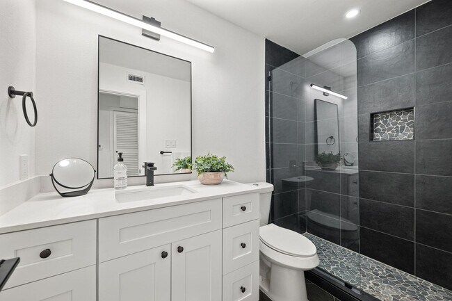 Building Photo - Adelynn At Mueller