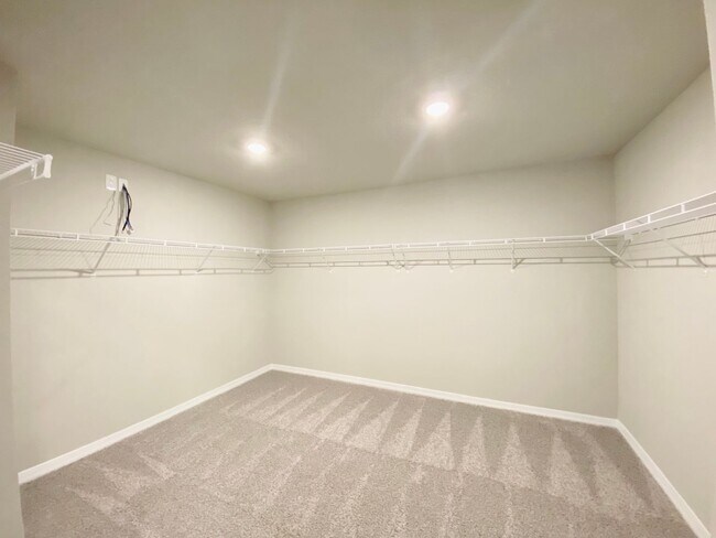 Building Photo - Home in St Cloud for Rent