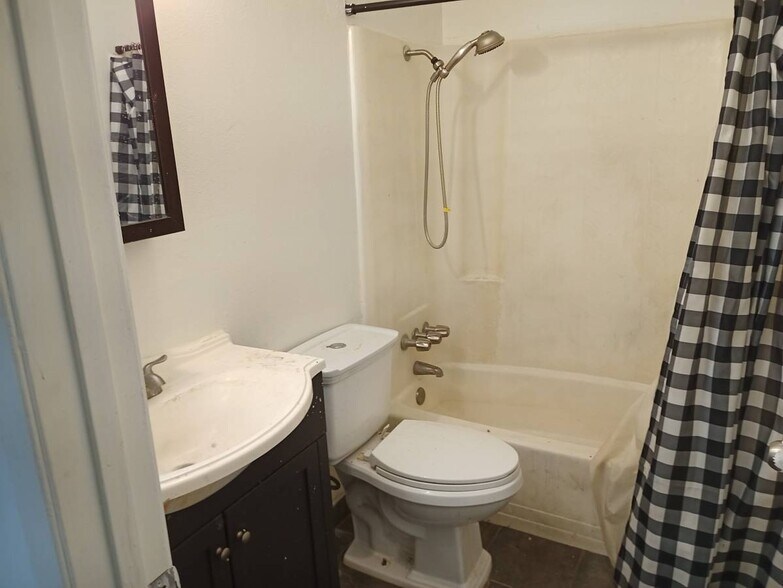 Building Photo - 2209 Cedro Ct