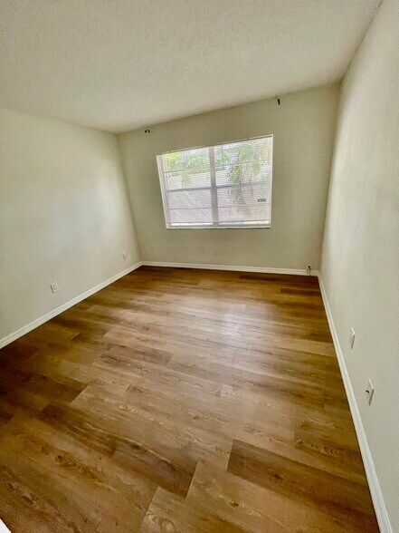 Bedroom 1 - 304 S Habana Ave