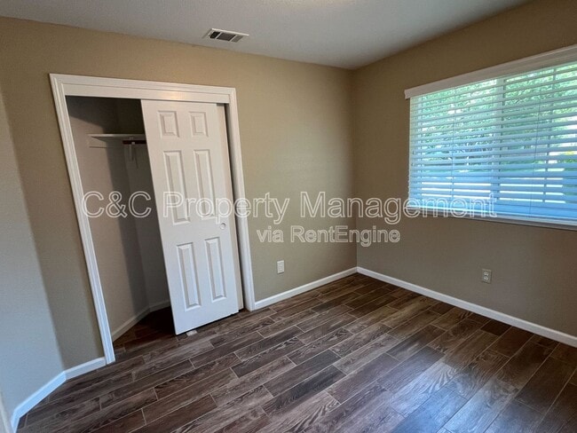 Building Photo - 1241 Inglewood Ct