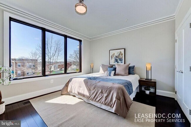 Building Photo - 4525 1/2 Georgia Avenue NW-#1