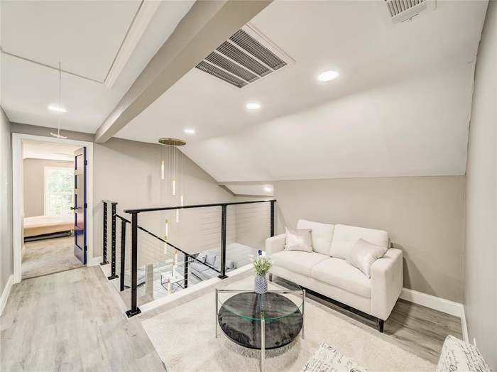 Loft - Flex space - 4028 Treeline Dr