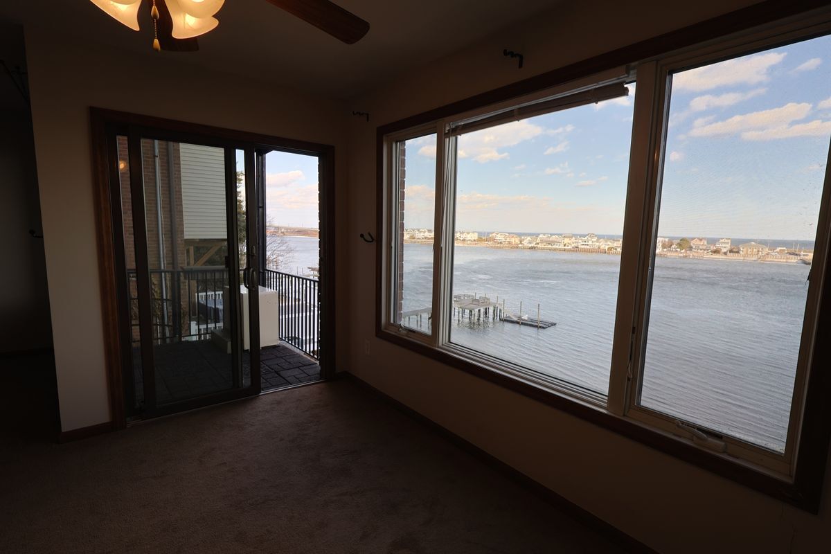 Building Photo - 200 Portland Rd