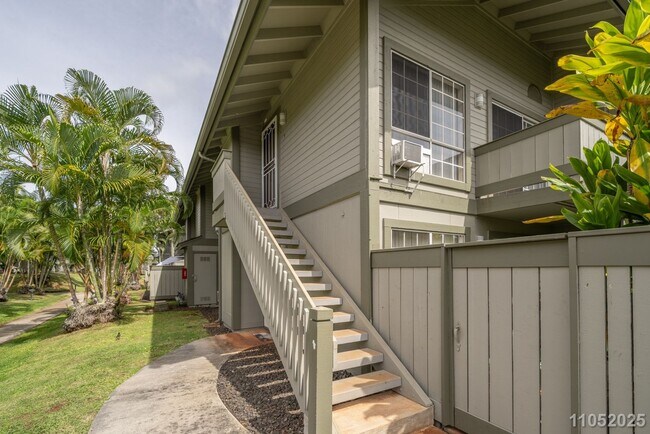 Building Photo - Available Now! 2 BD / 1 BA / 2 Parking sta...