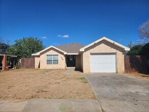 Building Photo - 3 bed 2 bath 1 car garage