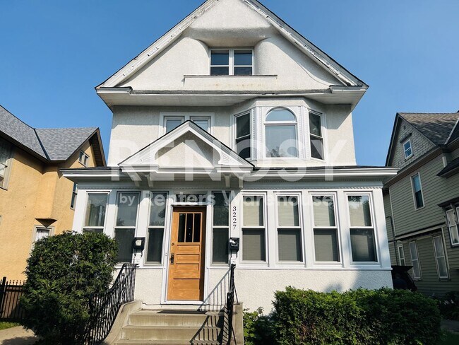 Building Photo - Spacious Upper-Level Duplex in the Heart of South Minneapolis.