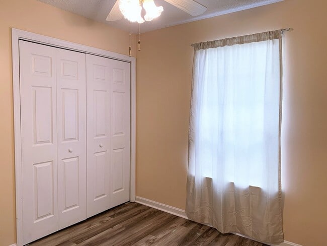 Building Photo - Nice Condo close to RAFB