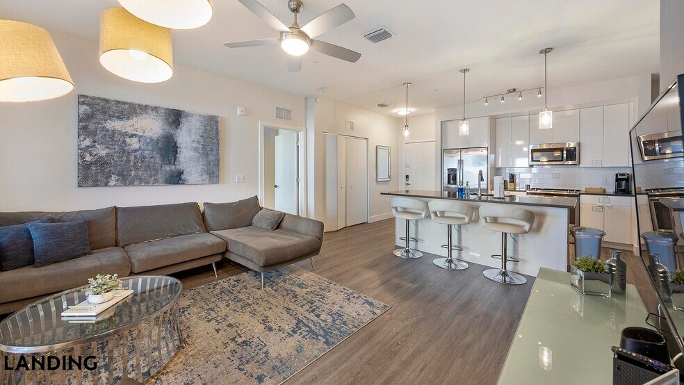 Building Photo - 4950 W Prescott St