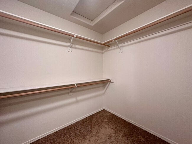 Building Photo - 1/2 off first months rent!! | Modern Comfort Meets Convenience in Beaverton Townhouse 2 Bed 2.5 B...