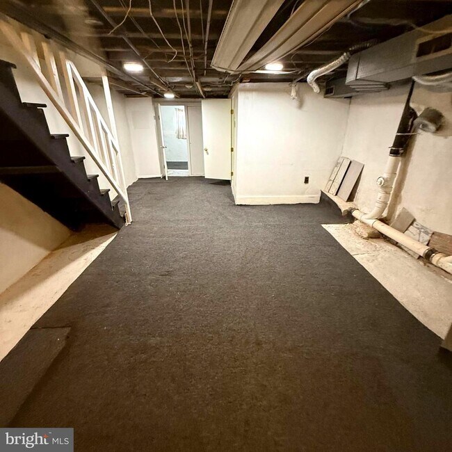 Building Photo - 158 N Millick St