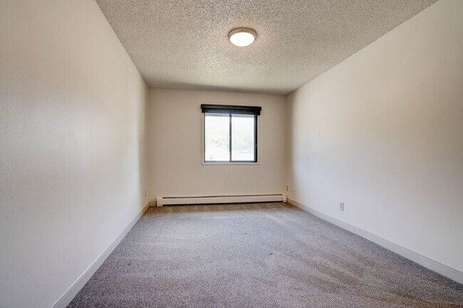 Building Photo - $1,050 | 2 Bedroom, 1 Bathroom Apartment | No Pets | Available for August 1st, 2026 Move In!