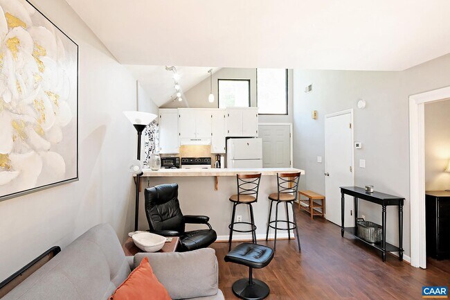 Building Photo - 1210 Chatham Ridge