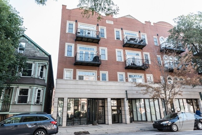 Building Photo - 2539 N Southport Ave