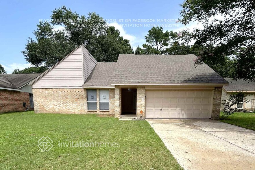 Primary Photo - 25810 Old Carriage Ln