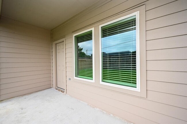 Building Photo - 16822 Paintbrush Holw Ln