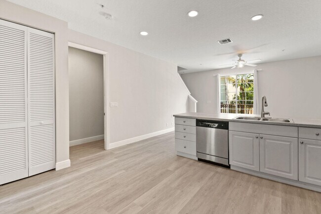 Building Photo - 109 Osceola Ln