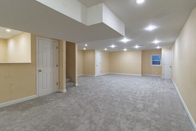 Building Photo - 416 Swallow Ln