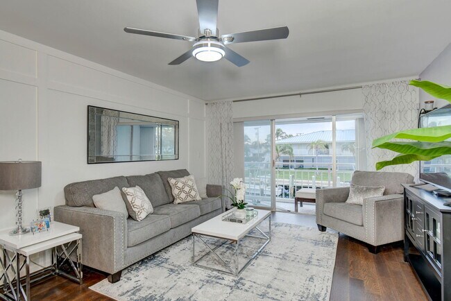 Building Photo - 68 Yacht Club Dr