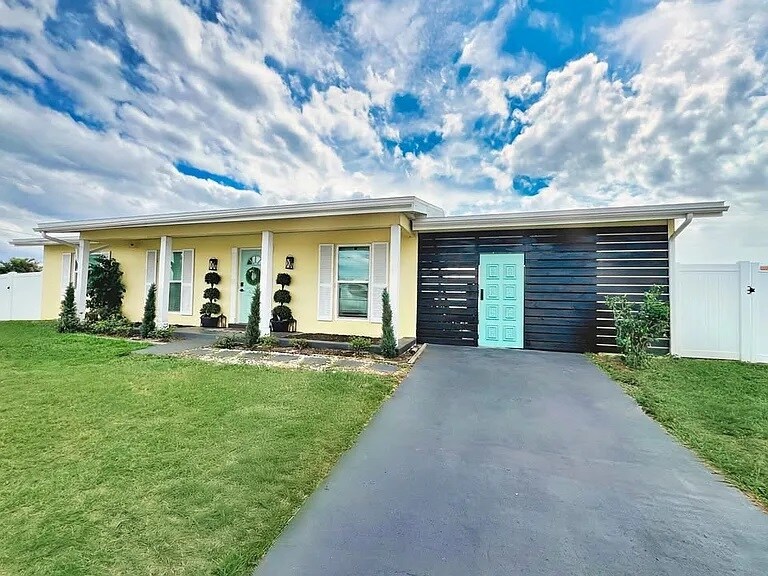 Front of House. Enclosed Side Porch. - 21733 Edgewater Dr