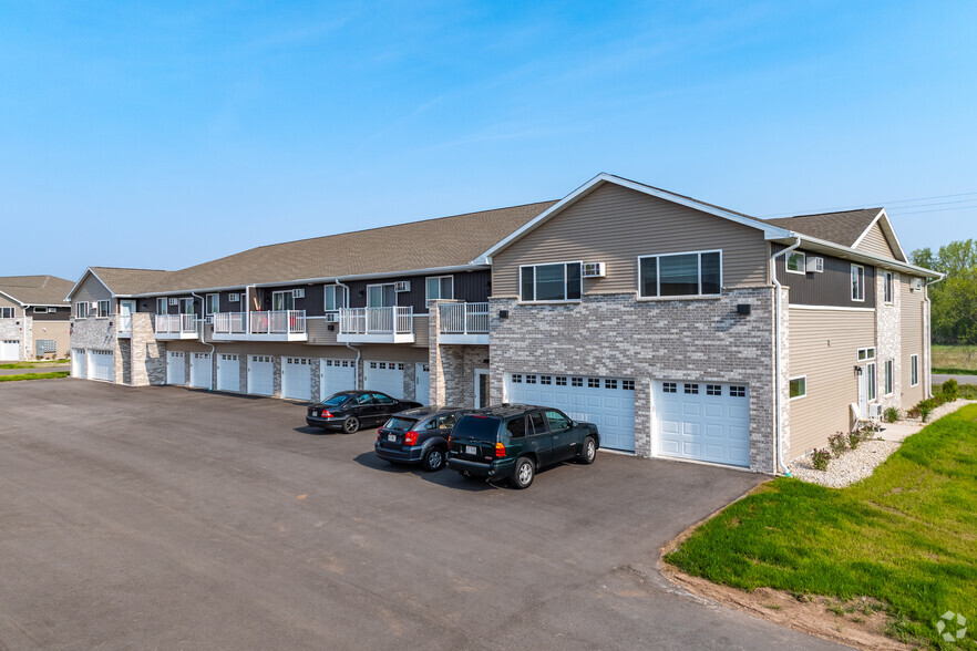 Primary Photo - Fox Crossing Creek Apartments