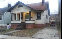 Building Photo - 3 Bed 1 Bath house in Shawnee - Central Air, Large Yard, Pets OKAY!