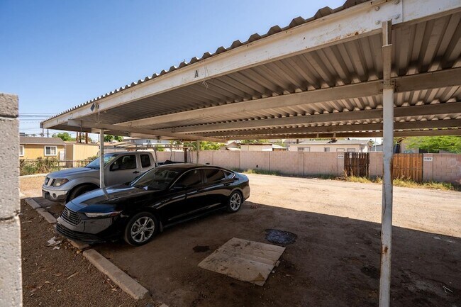 Building Photo - 4423 N 23rd Ave