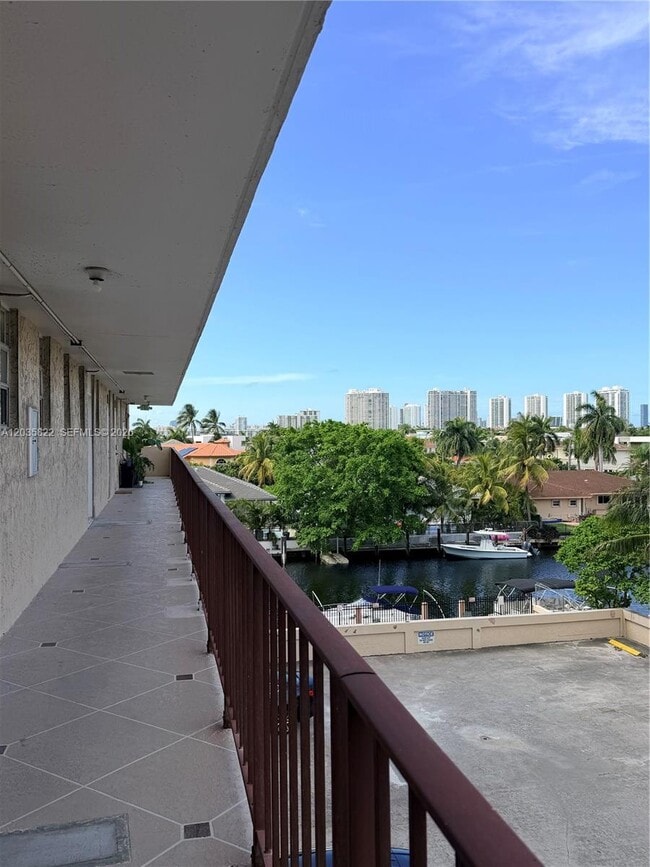 Building Photo - 2903 N Miami Beach Blvd