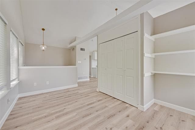 Building Photo - 1803 Old Oak Dr